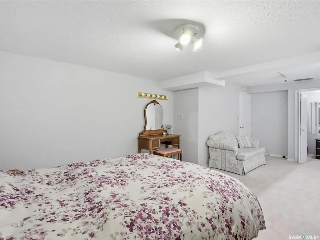 106 Jan Crescent Saskatoon SK S7J 4T5