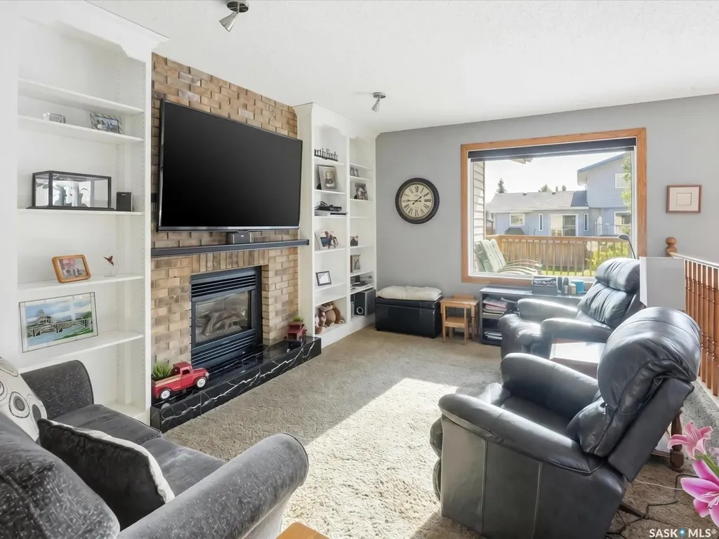 106 Jan Crescent Saskatoon SK S7J 4T5