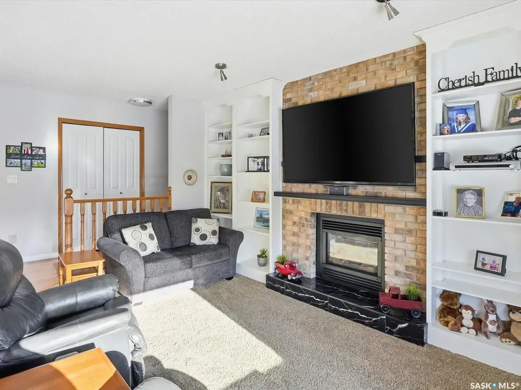 106 Jan Crescent Saskatoon SK S7J 4T5