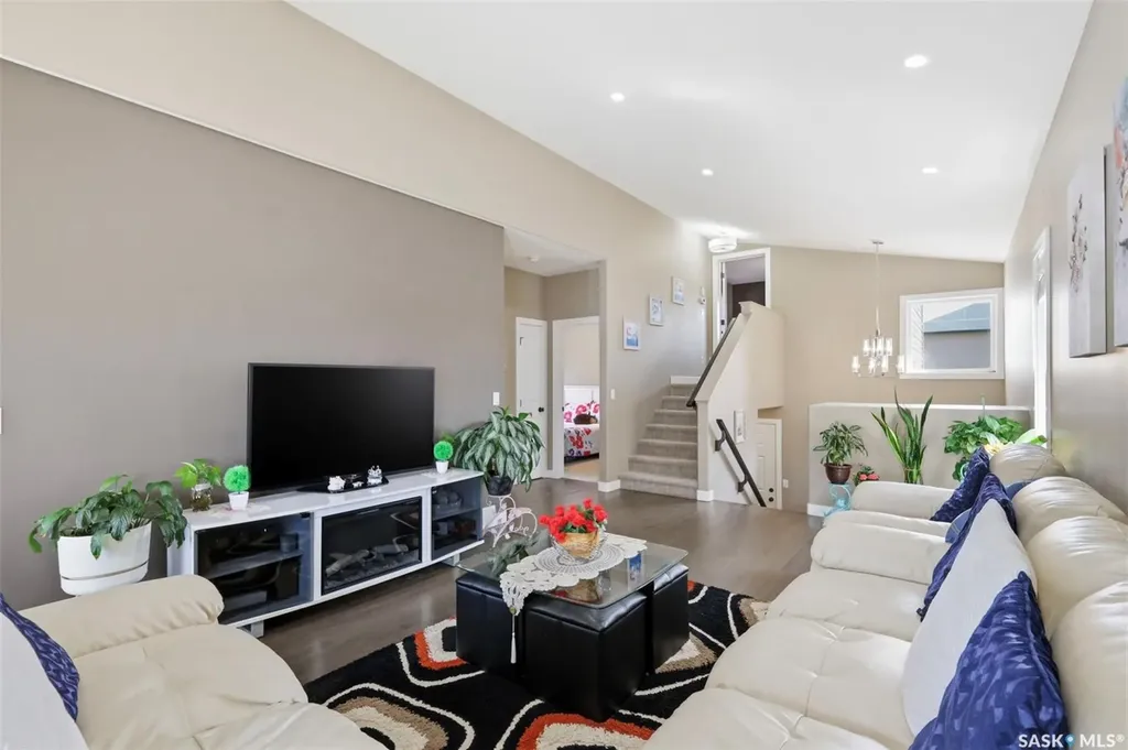 211 Baltzan Boulevard Saskatoon SK S7W 0S2
