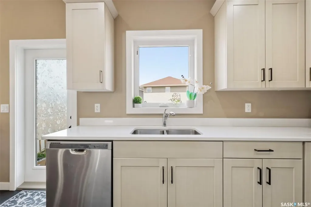 211 Baltzan Boulevard Saskatoon SK S7W 0S2