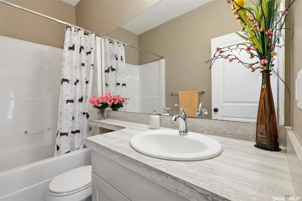 211 Baltzan Boulevard Saskatoon SK S7W 0S2