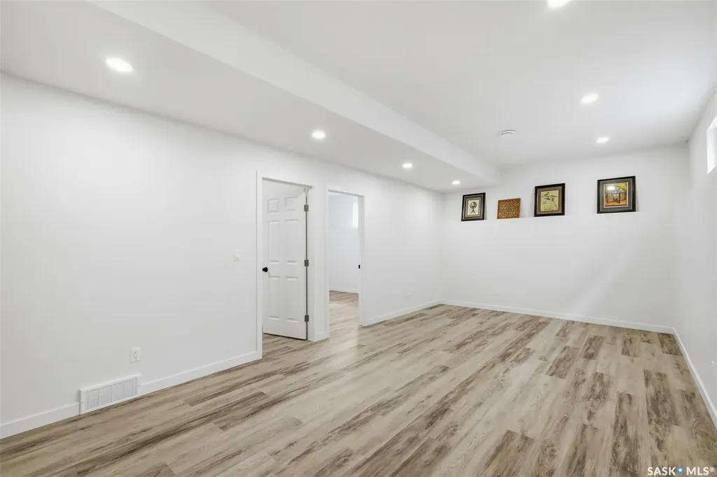 211 Baltzan Boulevard Saskatoon SK S7W 0S2