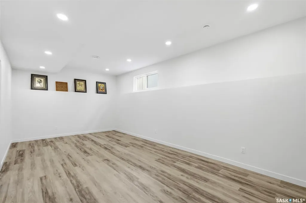 211 Baltzan Boulevard Saskatoon SK S7W 0S2