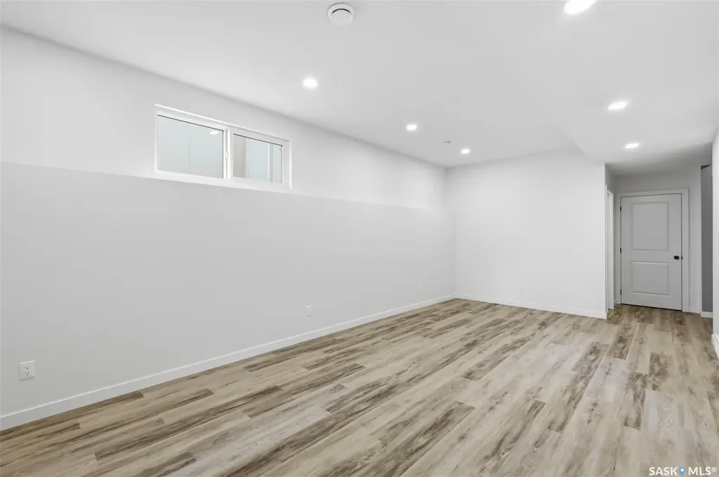 211 Baltzan Boulevard Saskatoon SK S7W 0S2