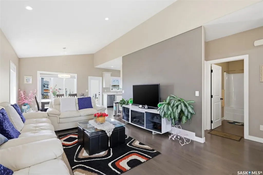 211 Baltzan Boulevard Saskatoon SK S7W 0S2