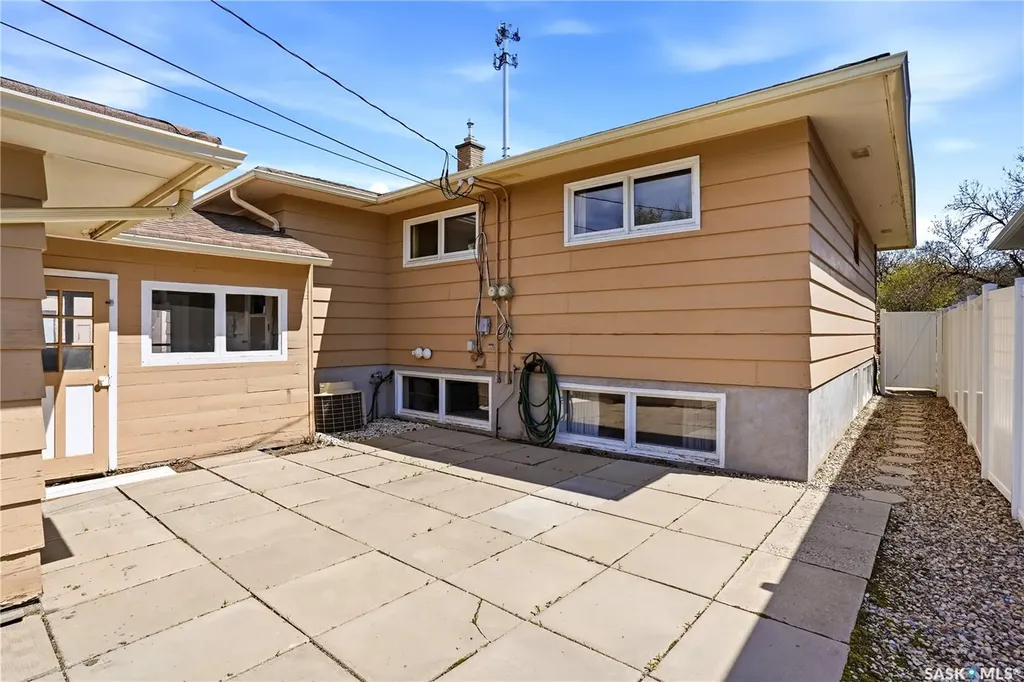 2500 Rothwell Street Regina SK S4N 2C8