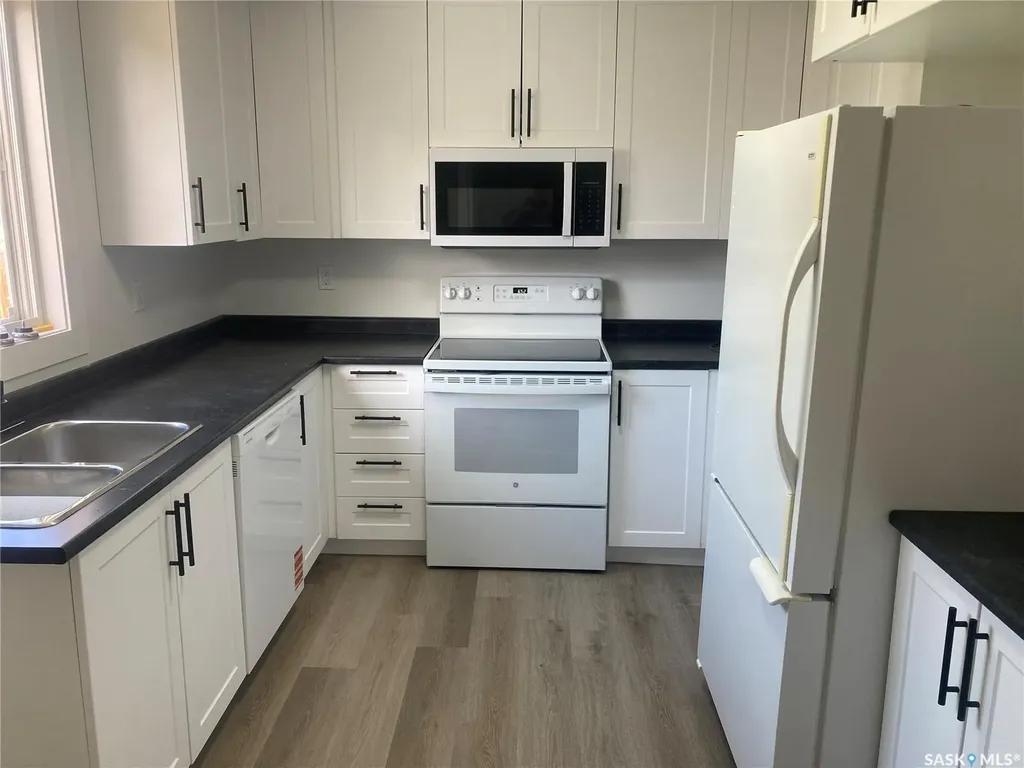 349 X Avenue S Saskatoon SK S7M 3H5