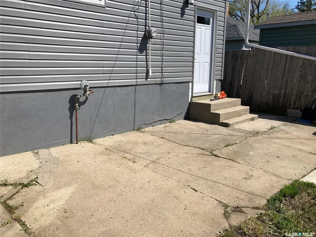 349 X Avenue S Saskatoon SK S7M 3H5