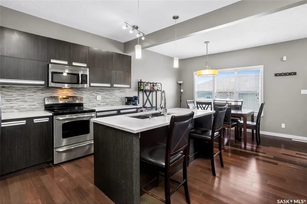 934 Stonebridge Common Saskatoon SK S7T 0N2