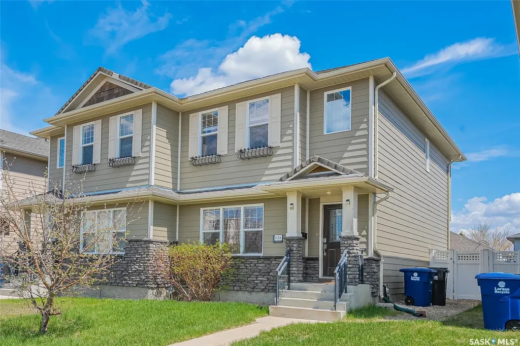 934 Stonebridge Common Saskatoon SK S7T 0N2