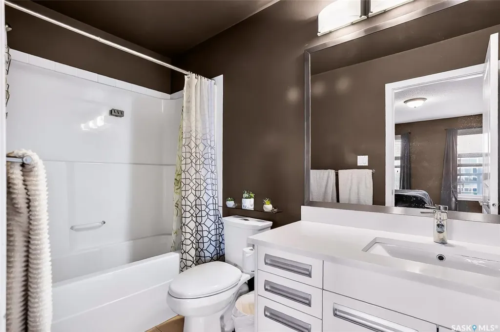 934 Stonebridge Common Saskatoon SK S7T 0N2