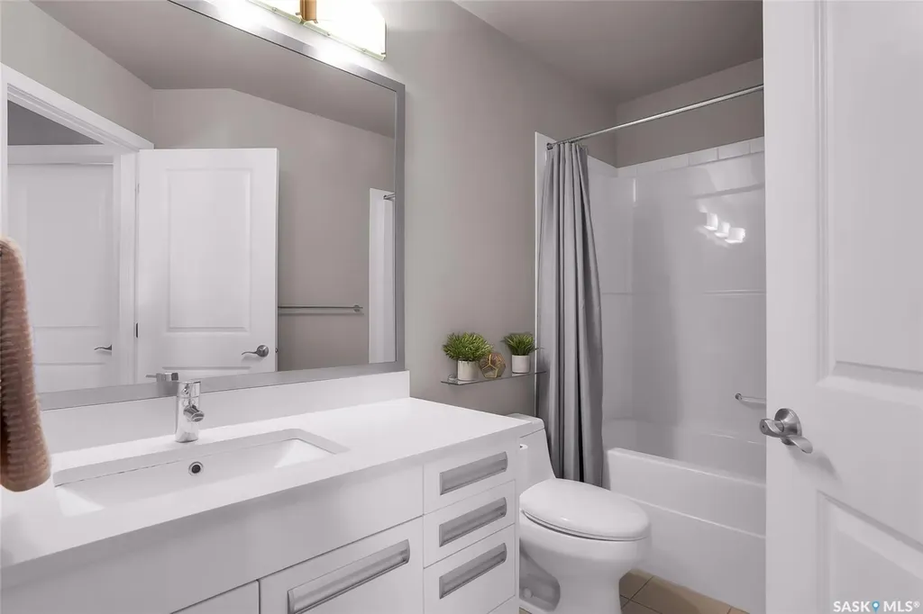934 Stonebridge Common Saskatoon SK S7T 0N2