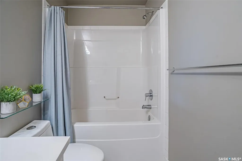 934 Stonebridge Common Saskatoon SK S7T 0N2