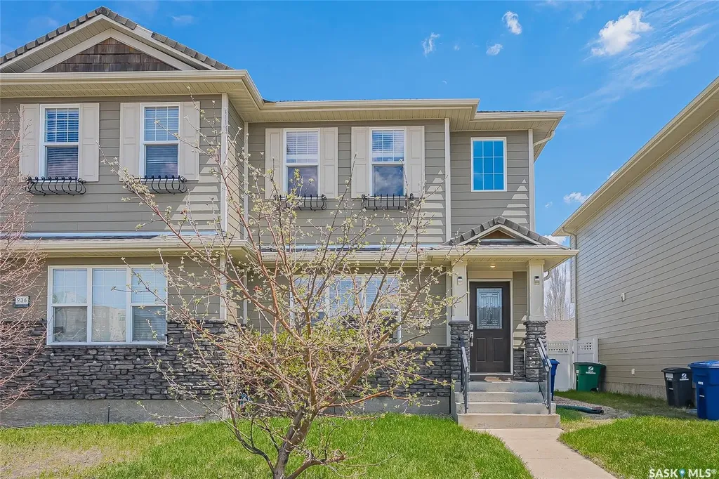 934 Stonebridge Common Saskatoon SK S7T 0N2