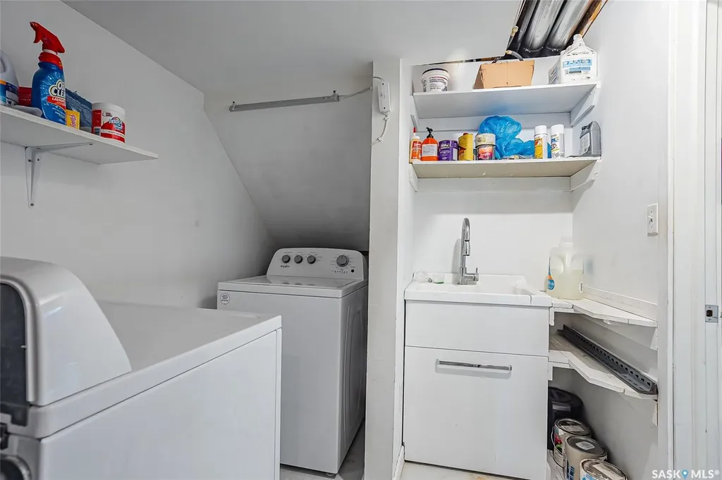 934 Stonebridge Common Saskatoon SK S7T 0N2