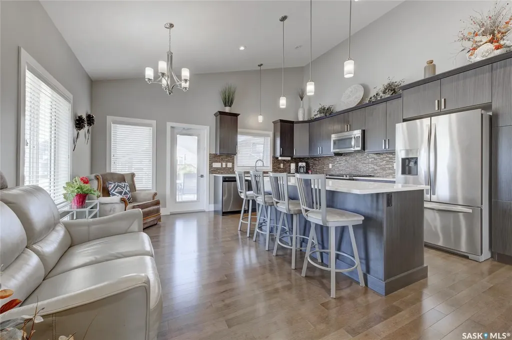 935 Glacial Shores Manor Saskatoon SK S7W 0R2