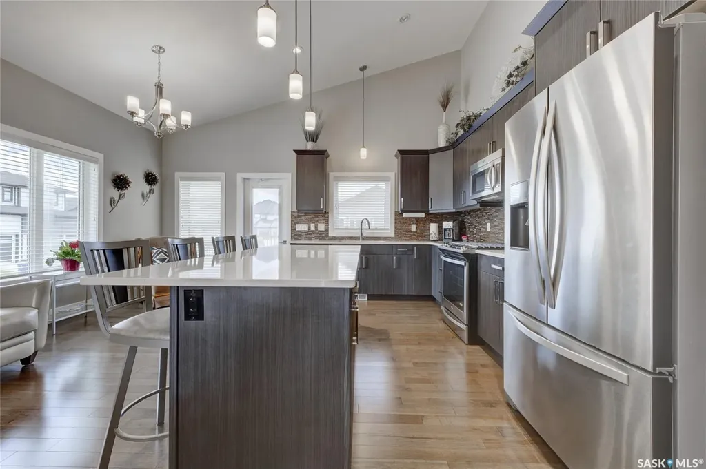 935 Glacial Shores Manor Saskatoon SK S7W 0R2