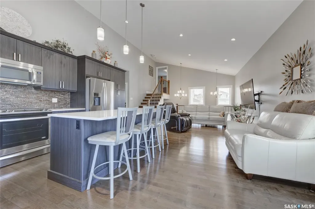 935 Glacial Shores Manor Saskatoon SK S7W 0R2