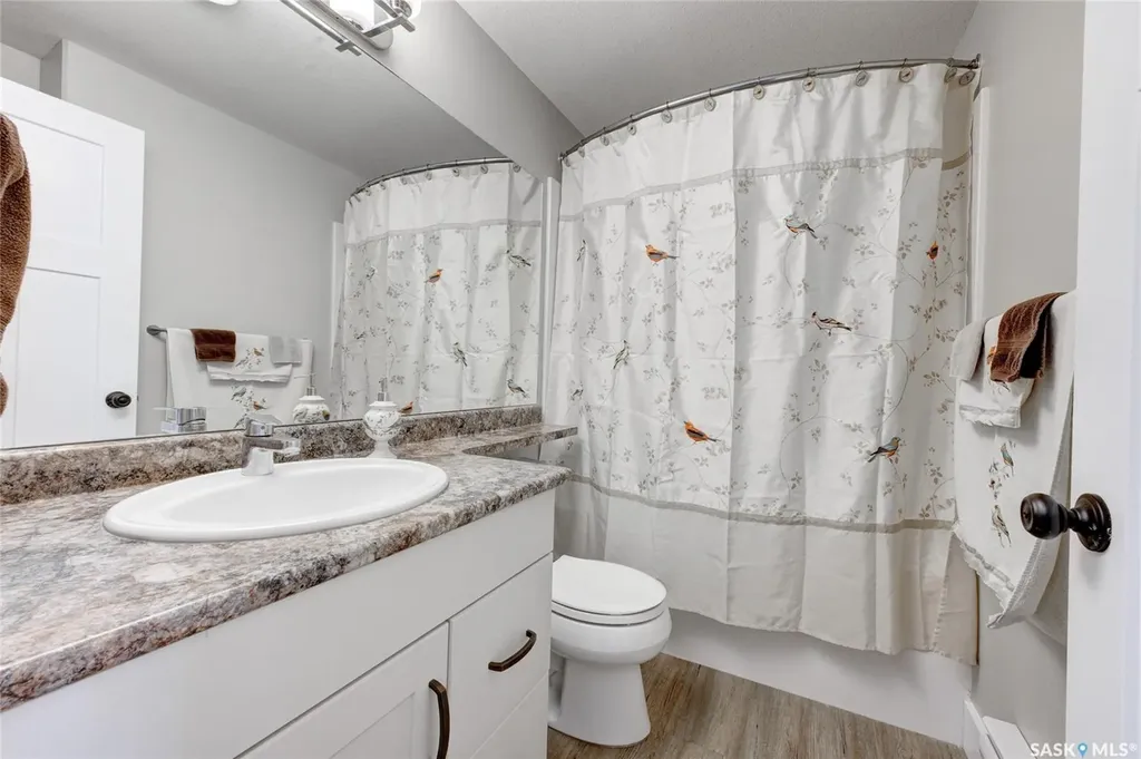 935 Glacial Shores Manor Saskatoon SK S7W 0R2
