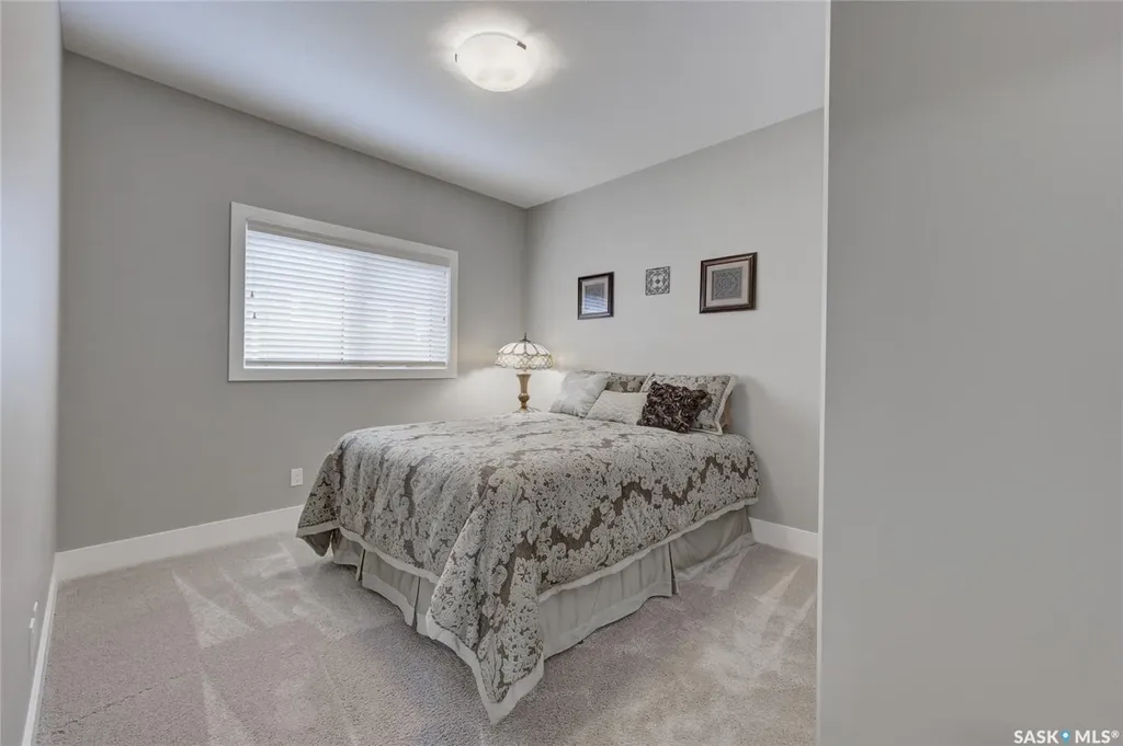 935 Glacial Shores Manor Saskatoon SK S7W 0R2