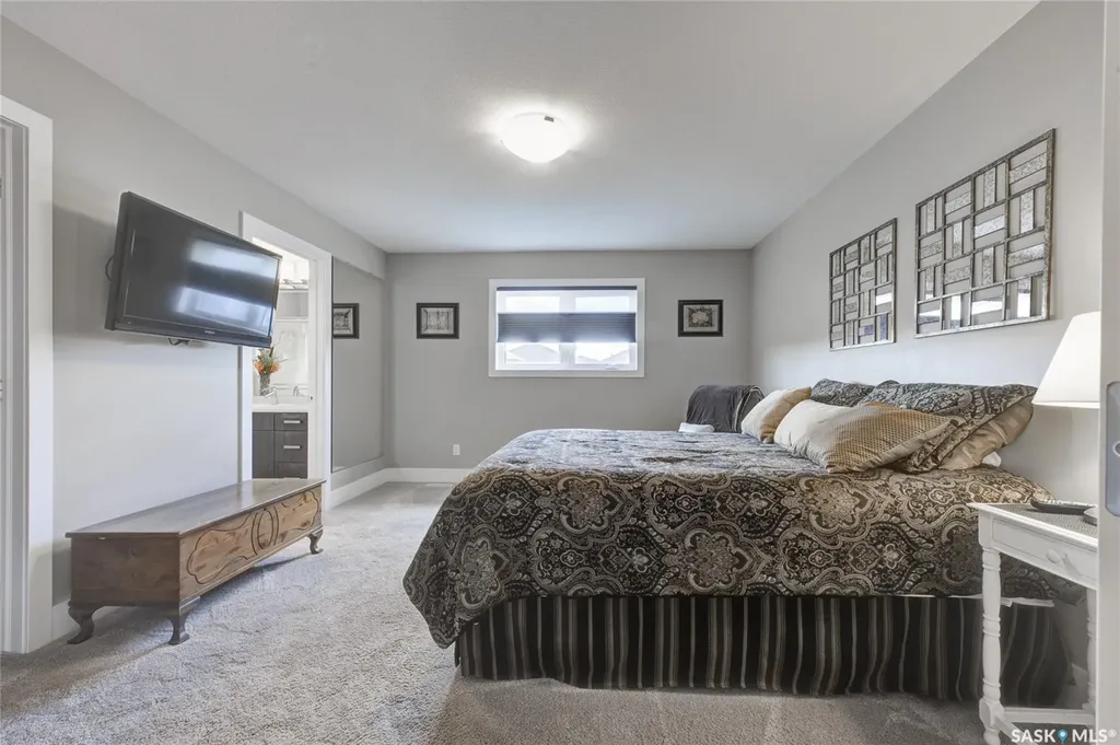 935 Glacial Shores Manor Saskatoon SK S7W 0R2