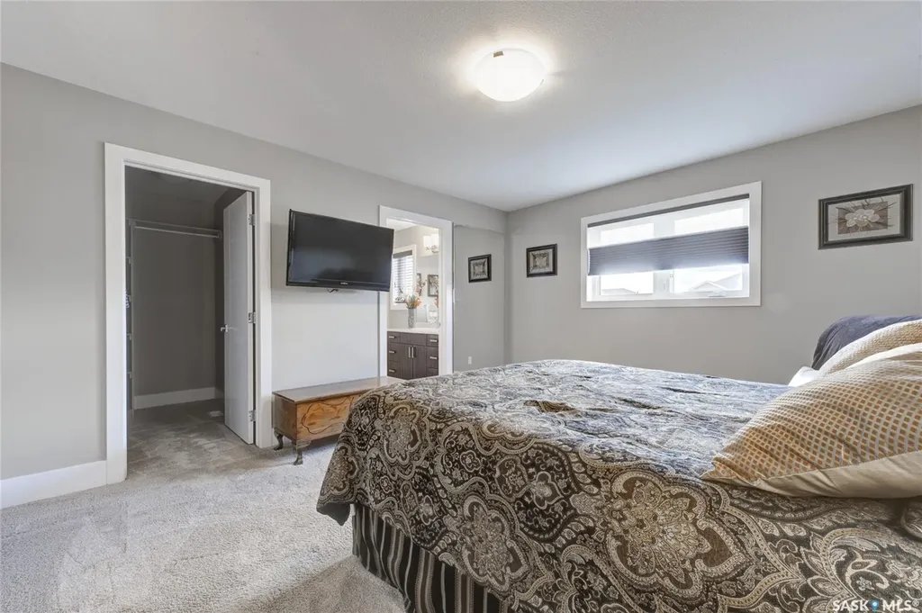 935 Glacial Shores Manor Saskatoon SK S7W 0R2