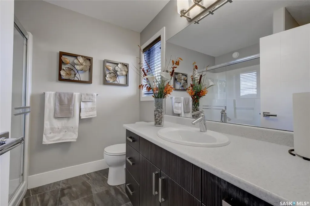 935 Glacial Shores Manor Saskatoon SK S7W 0R2