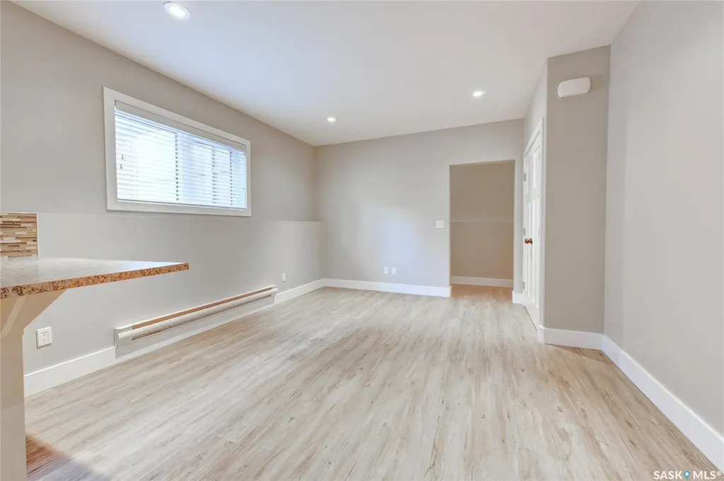 935 Glacial Shores Manor Saskatoon SK S7W 0R2