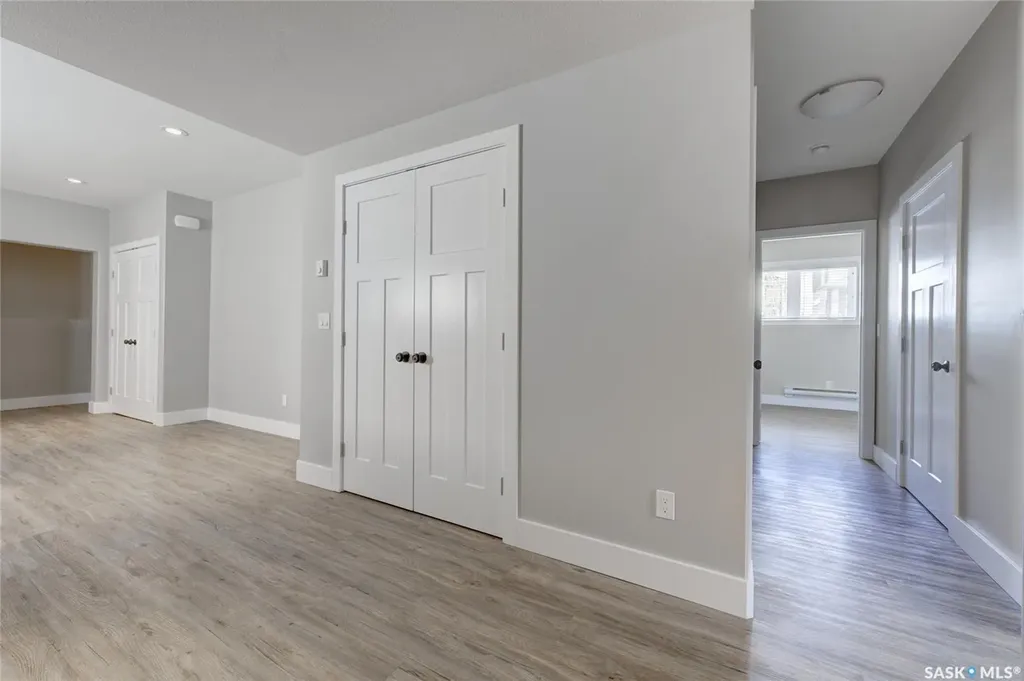 935 Glacial Shores Manor Saskatoon SK S7W 0R2