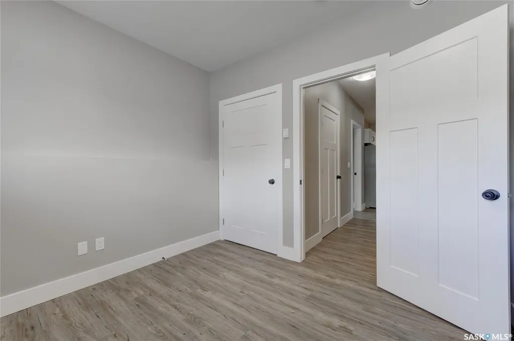 935 Glacial Shores Manor Saskatoon SK S7W 0R2