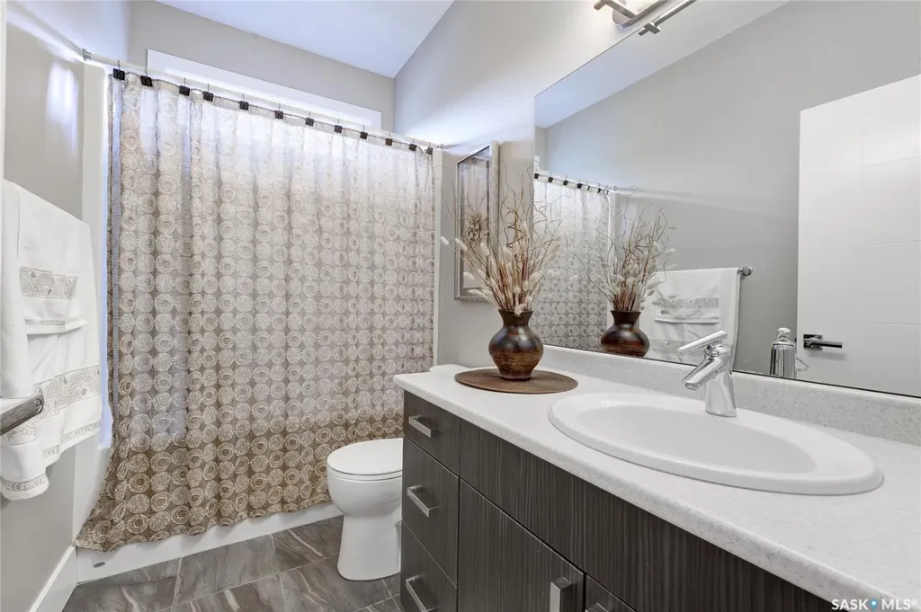 935 Glacial Shores Manor Saskatoon SK S7W 0R2