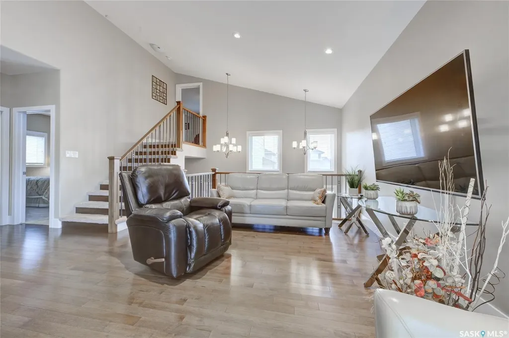 935 Glacial Shores Manor Saskatoon SK S7W 0R2