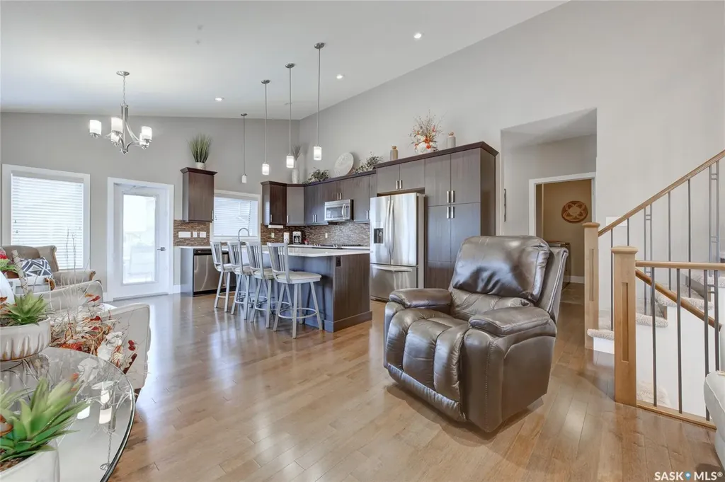 935 Glacial Shores Manor Saskatoon SK S7W 0R2