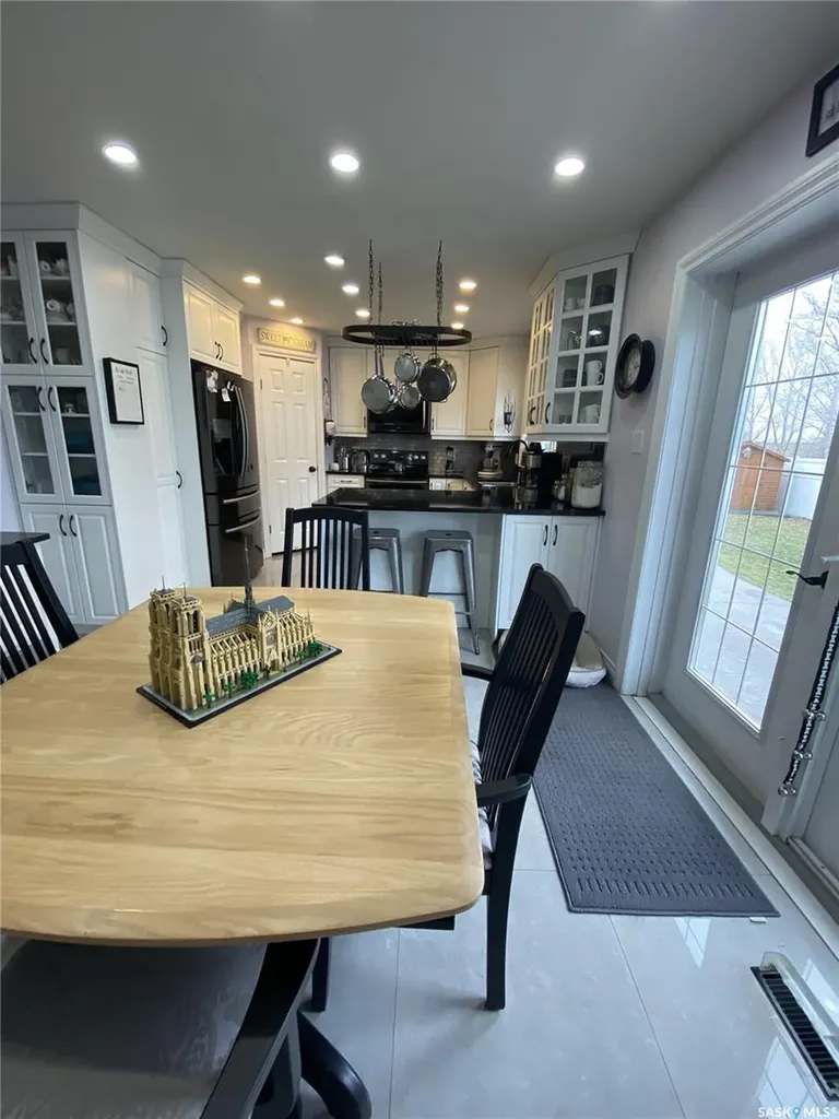 734 Wollaston Court Saskatoon SK S7J 4E5
