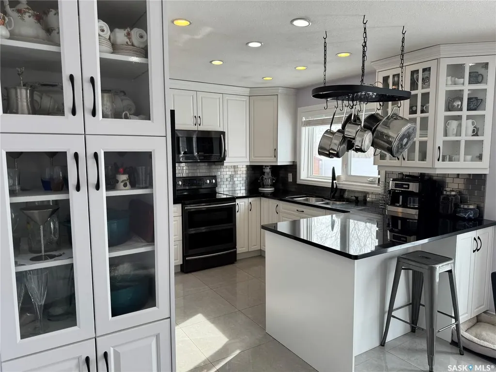 734 Wollaston Court Saskatoon SK S7J 4E5