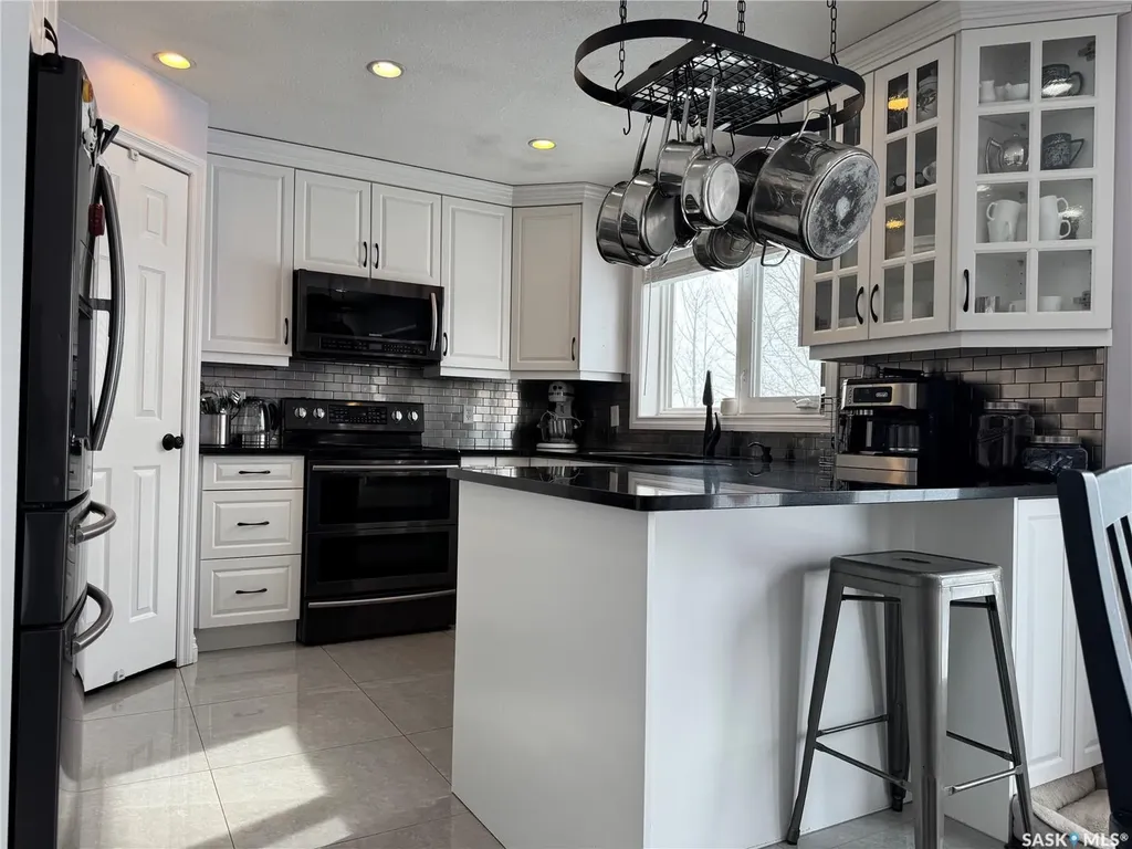 734 Wollaston Court Saskatoon SK S7J 4E5