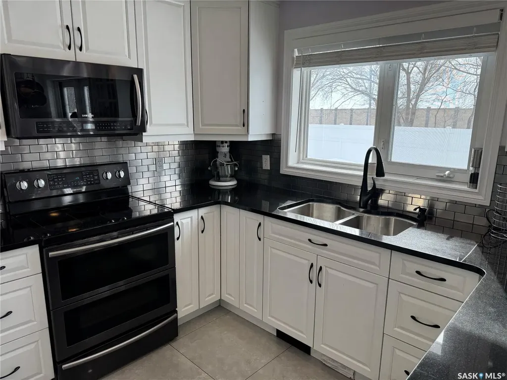734 Wollaston Court Saskatoon SK S7J 4E5