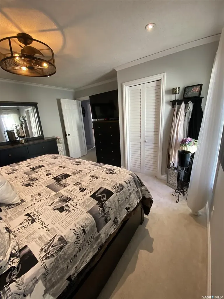 734 Wollaston Court Saskatoon SK S7J 4E5