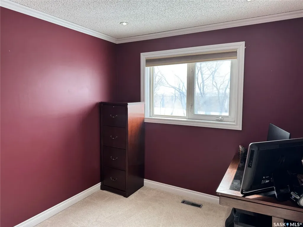 734 Wollaston Court Saskatoon SK S7J 4E5