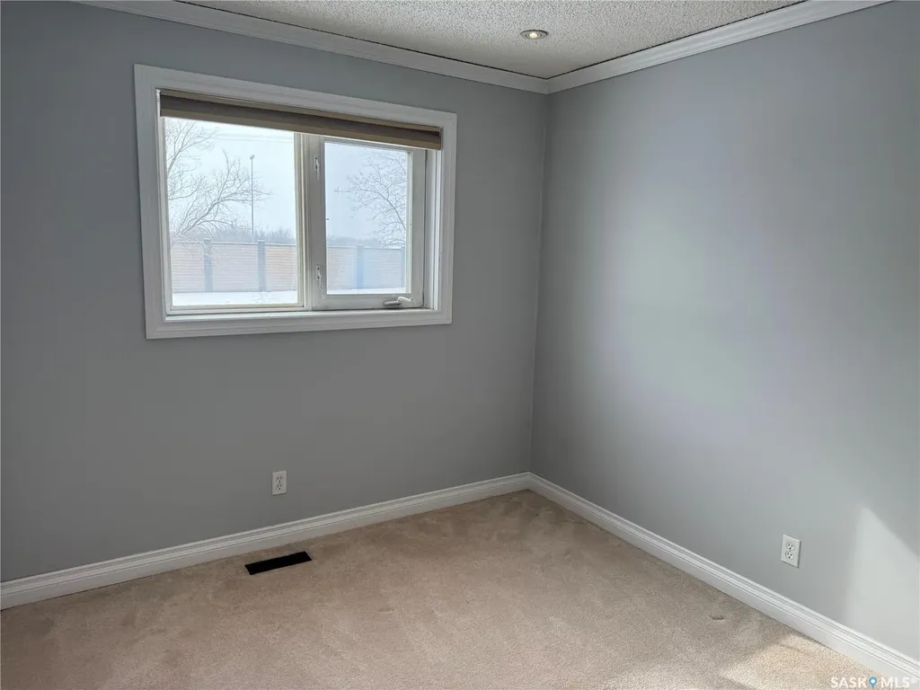 734 Wollaston Court Saskatoon SK S7J 4E5