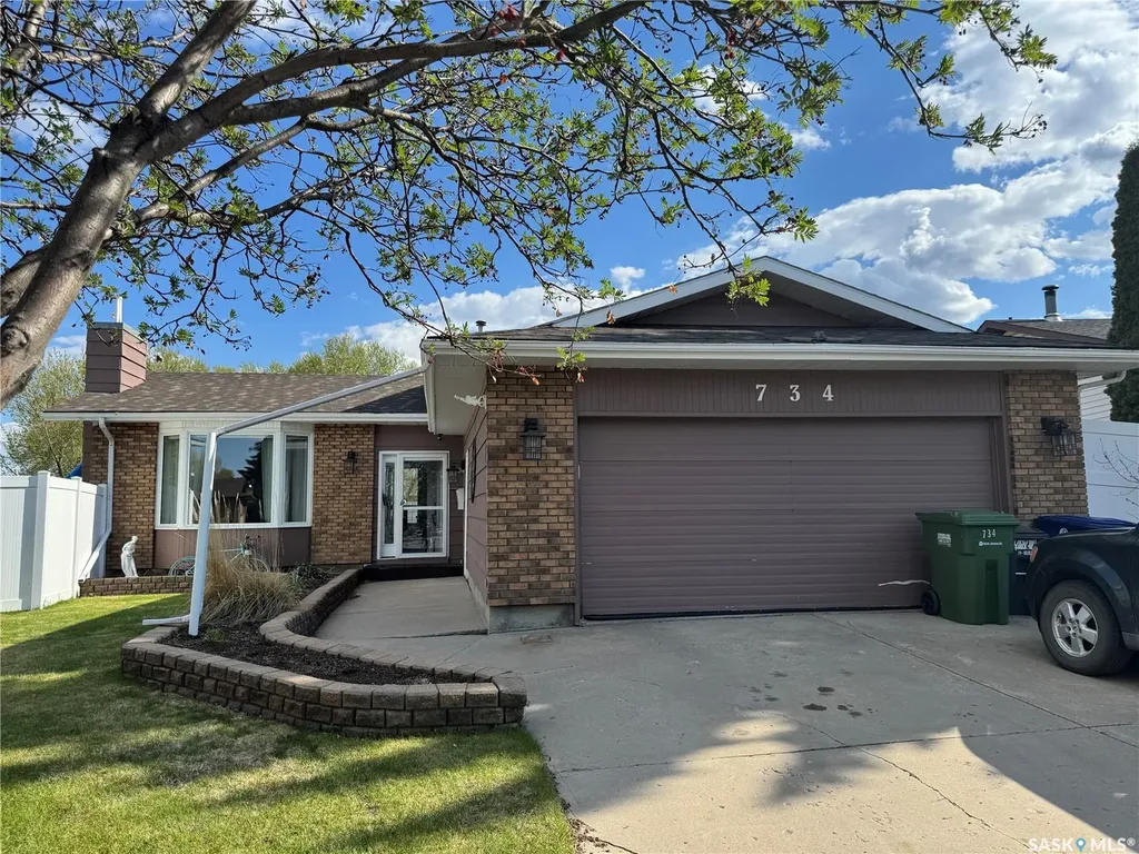 734 Wollaston Court Saskatoon SK S7J 4E5