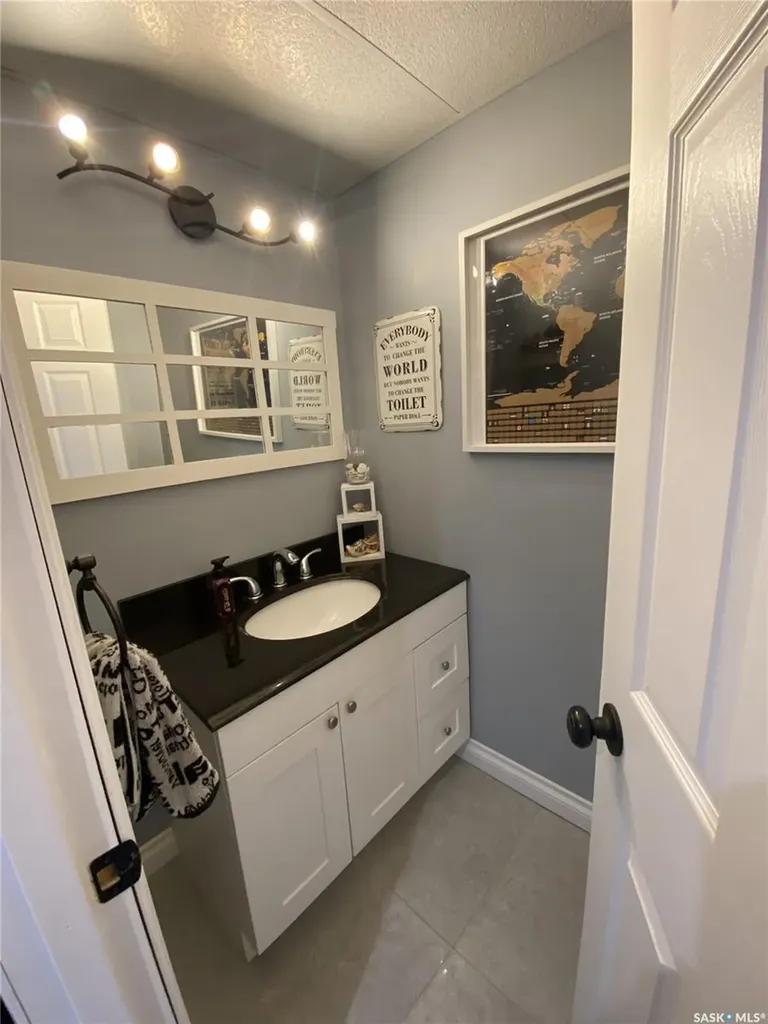 734 Wollaston Court Saskatoon SK S7J 4E5