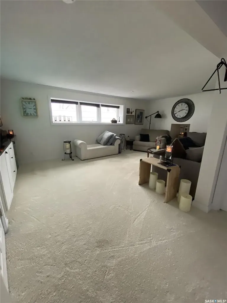734 Wollaston Court Saskatoon SK S7J 4E5