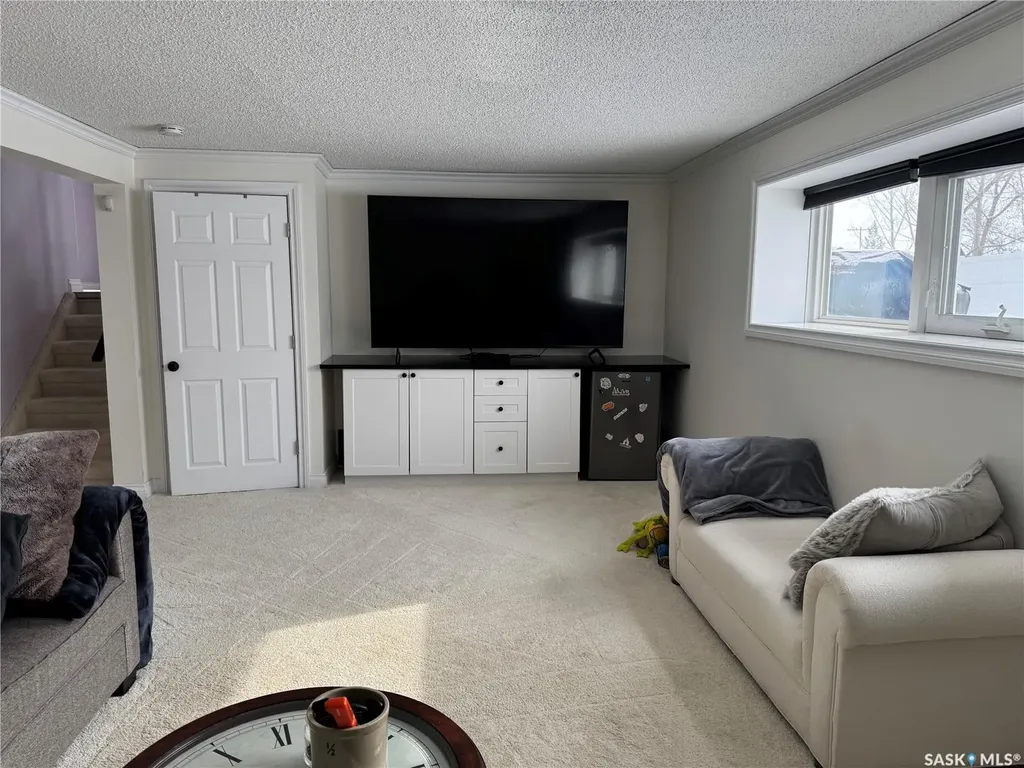 734 Wollaston Court Saskatoon SK S7J 4E5