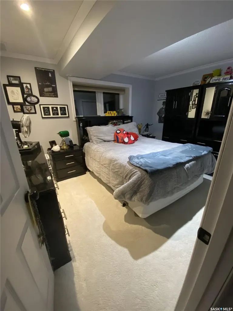 734 Wollaston Court Saskatoon SK S7J 4E5