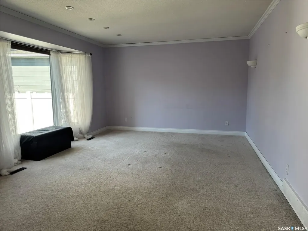 734 Wollaston Court Saskatoon SK S7J 4E5