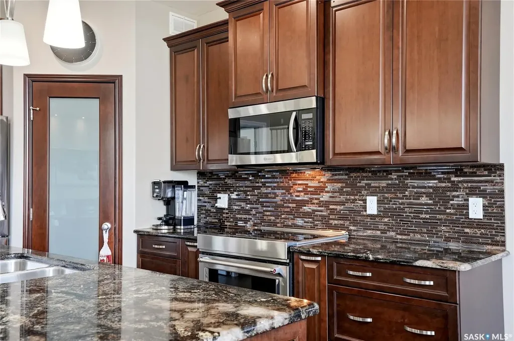 826 Rempel Crescent Saskatoon SK S7T 0M5