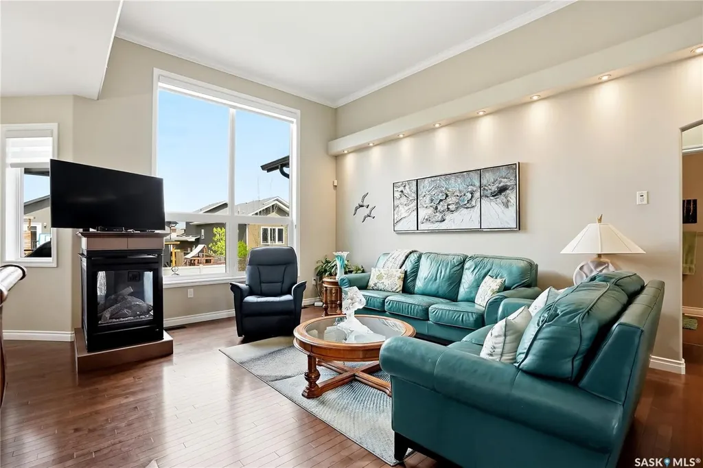 826 Rempel Crescent Saskatoon SK S7T 0M5