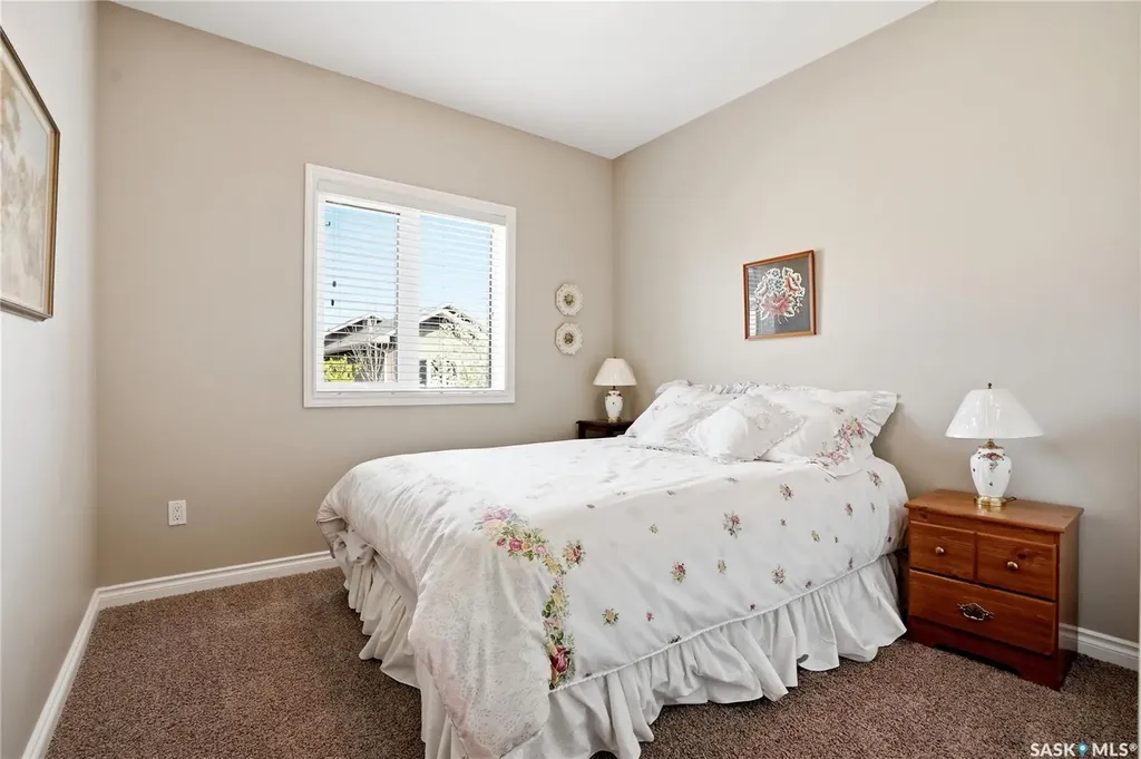 826 Rempel Crescent Saskatoon SK S7T 0M5